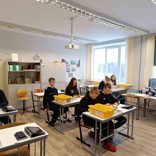 “STEM un pilsoniskās līdzdalības norises plašākai izglītības pieredzei un karjeras izvēlei” Rekavas vidusskolā