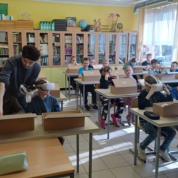 Rekavas vidusskolā ciemojas SIA "Operetes teātris"